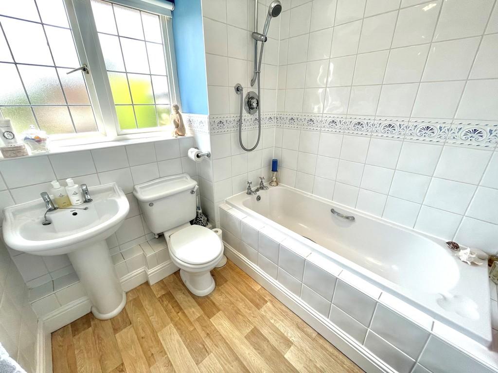 5 Cleeves Way Bathroom