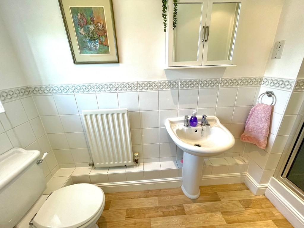 5 Cleeves Way En Suite