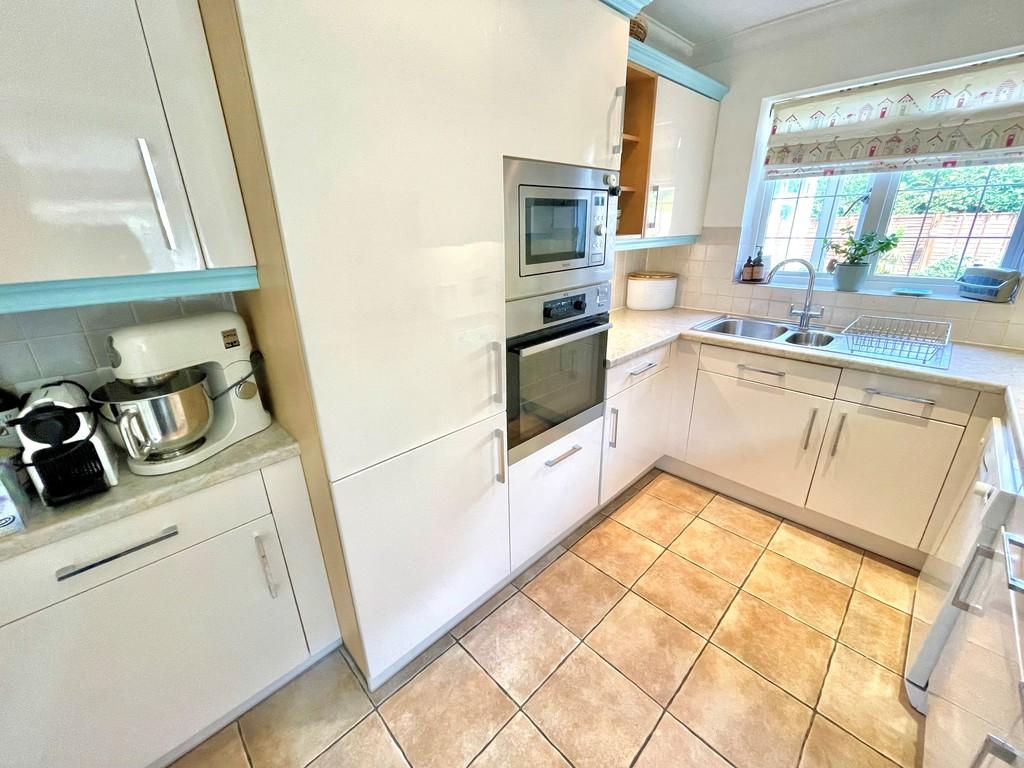 5 Cleeves Way Kitchen 3