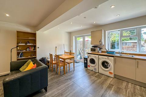 1 bedroom in a house share to rent, Kendal Way, Cambridge CB4