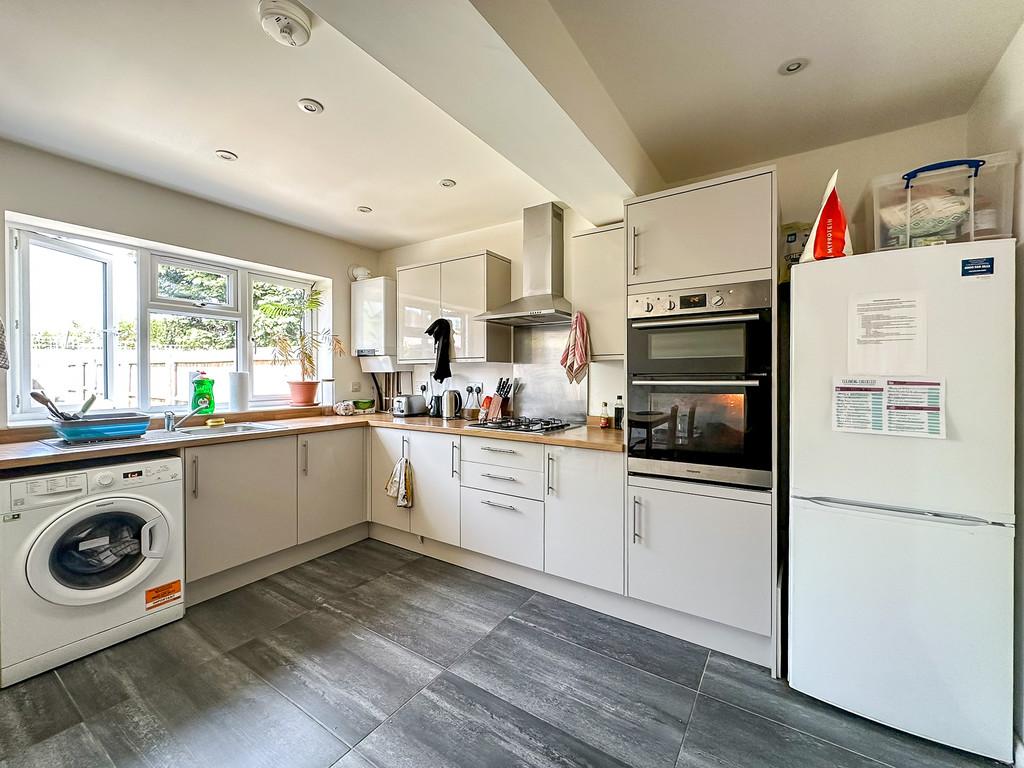 Communal living space and kitchen (1)