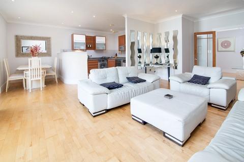 3 bedroom apartment to rent, St James Place, Edgbaston B15