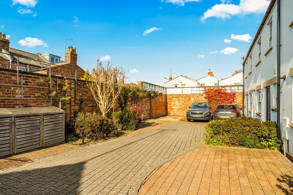 2 The Middle Yard-17.jpg