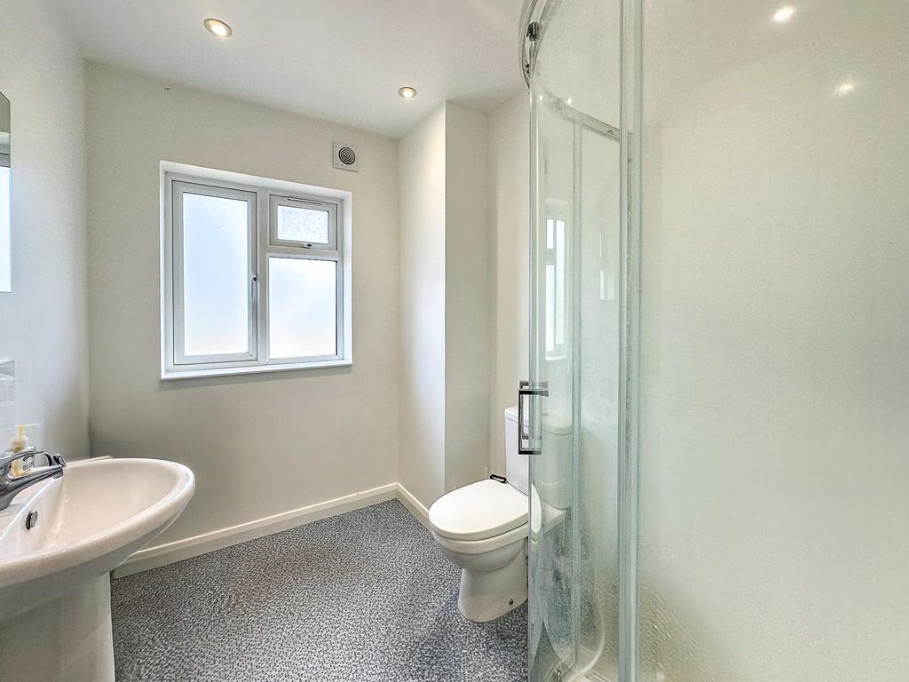 1st floor communal shower room (1)