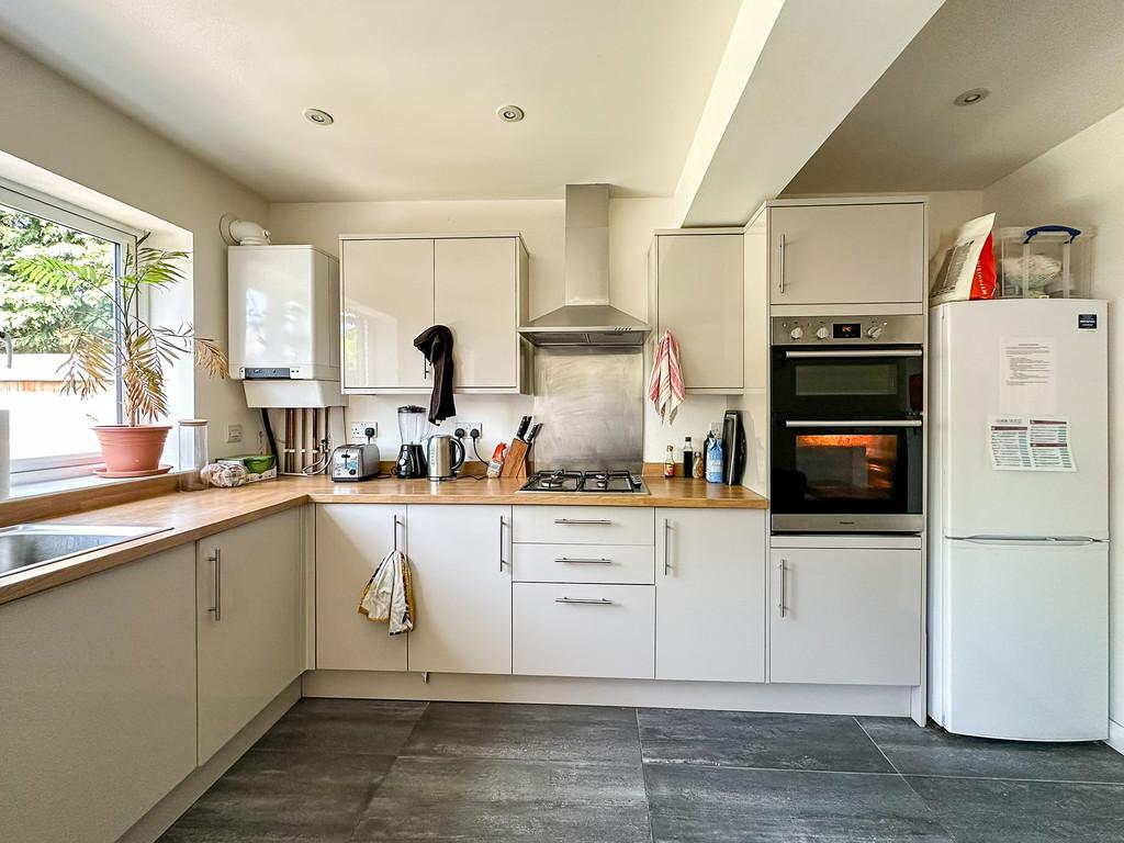 Communal living space and kitchen (8)