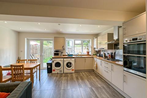 1 bedroom in a house share to rent, Kendal Way, Cambridge CB4