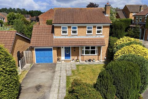 4 bedroom detached house for sale, Chestnut Close, Leicester LE9