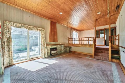 4 bedroom detached bungalow for sale, Beck Lane, Collingham, Wetherby