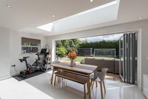 4 bedroom semi-detached house for sale, The Close, Harpenden