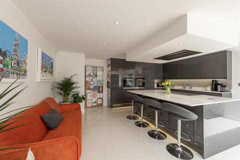 4 bedroom semi-detached house for sale, The Close, Harpenden