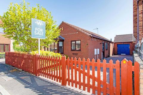 2 bedroom detached bungalow for sale, Hartington Drive, Creswell, S80