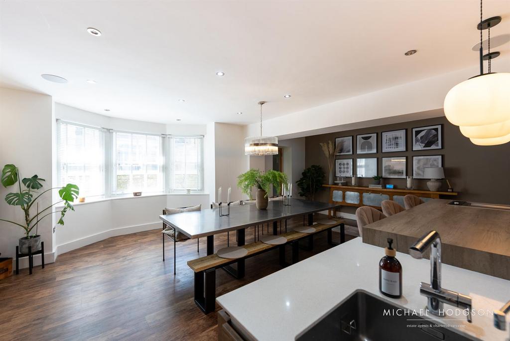 Family / Dining Room / Kitchen