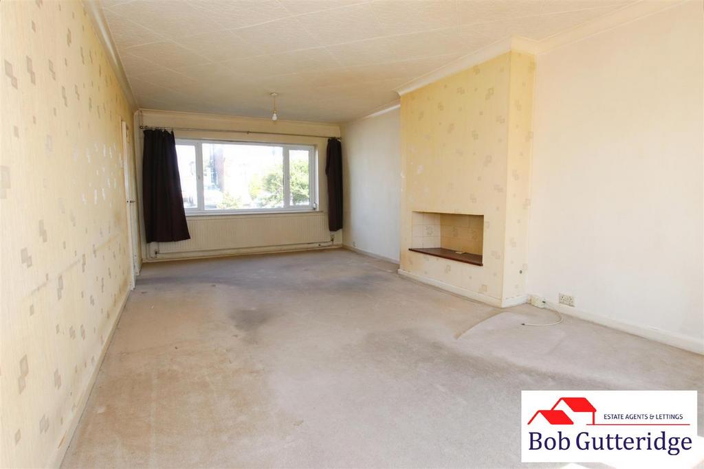 Open plan lounge/dining room