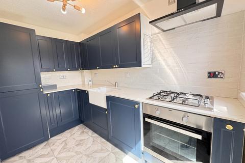 3 bedroom semi-detached villa to rent, Harris Close, Glasgow G77