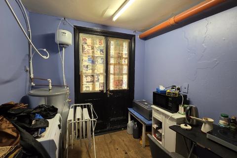 Retail property (high street) to rent, Lauriston Road, London, Hackney
