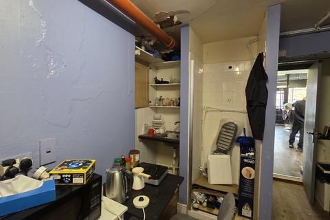 Retail property (high street) to rent, Lauriston Road, London, Hackney