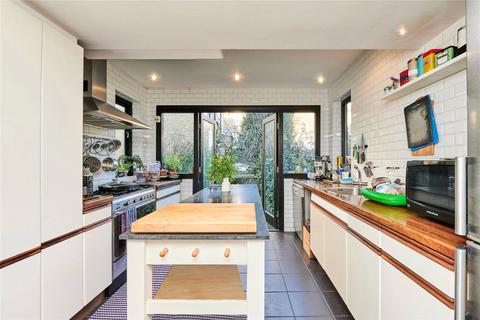 2 bedroom flat to rent, Lawford Road, Kentish Town, London