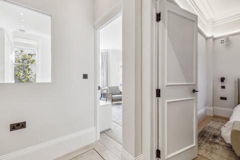 Flat 1, 7 Wilbraham Place, London, SW1X 9AE