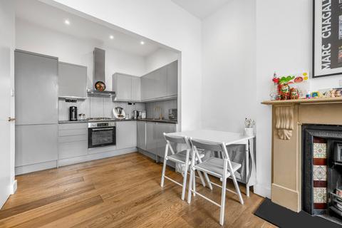 2 bedroom flat for sale, Romilly Road, Islington, London