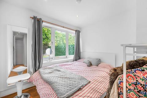2 bedroom flat for sale, Romilly Road, Islington, London