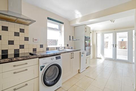 2 bedroom bungalow for sale, Ryelands Road, Gloucestershire GL10