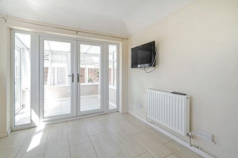 2 bedroom bungalow for sale, Ryelands Road, Gloucestershire GL10