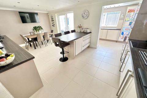 14 Beasley Close, Great Sutton, Ellesmere Port, CH66 2SX