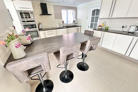 14 Beasley Close, Great Sutton, Ellesmere Port, CH66 2SX