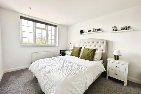 2 bedroom flat for sale, Hale Lane, Edgware, HA8