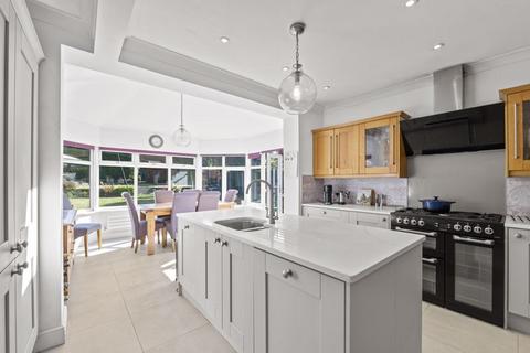 61 Hardwick Road, Sutton Coldfield, B74 3DN