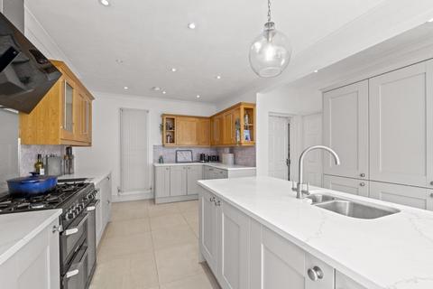 61 Hardwick Road, Sutton Coldfield, B74 3DN
