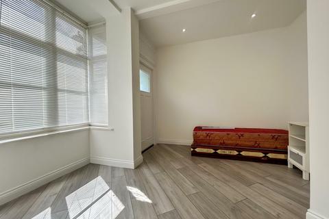 undefined, 1 Bedroom Apartment To Let - HP13