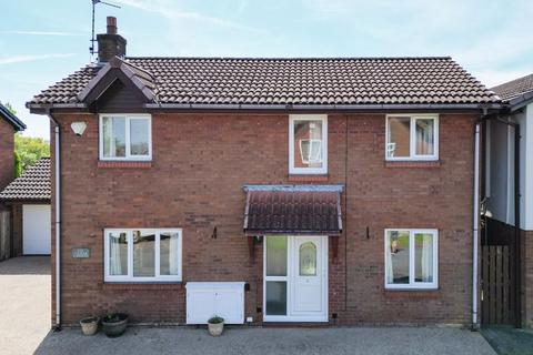 3 bedroom detached house for sale, Fulmar Gardens, Bamford, Rochdale OL11 5RB