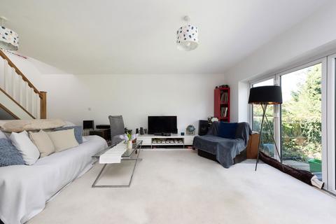 4 bedroom detached house for sale, Howard Road Bookham