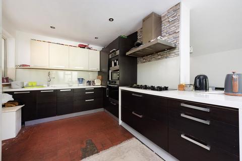 4 bedroom detached house for sale, Howard Road Bookham