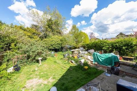 4 bedroom detached house for sale, Howard Road Bookham