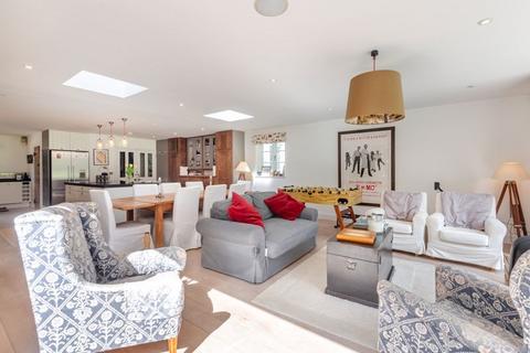 Field House Franksfield, Peaslake, Guildford, GU5 9SS