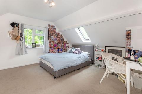 Field House Franksfield, Peaslake, Guildford, GU5 9SS