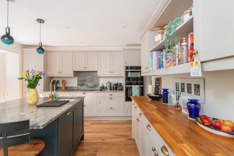 42 Alpha Road, Bristol, BS3 1DH
