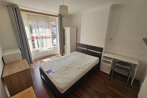 4 bedroom property to rent, Nelson Road, Worcester WR2