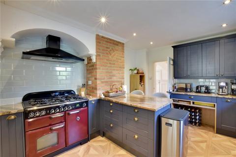 16 Paragon Place, London, SE3 0SP