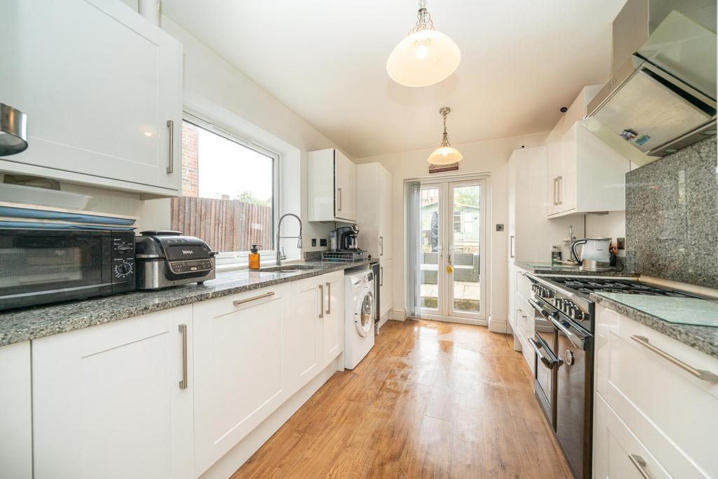 72-Kingsland-Road-4483