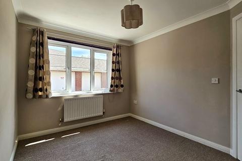 18 The Warren, Tuffley, Gloucester, GL4 0TT