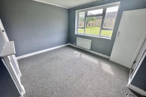 2 bedroom terraced house to rent, Barsham Close, Fakenham NR21