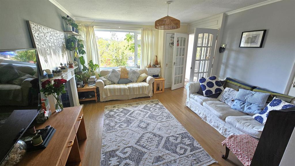 Living Room .jpg