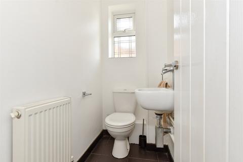 3 bedroom detached house for sale, Wethersfield Way, Wickford, Essex
