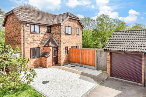 3 bedroom detached house for sale, Wethersfield Way, Wickford SS11