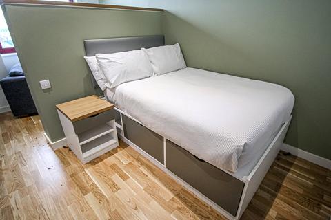 Studio to rent, Apt 28, Q One Residence, Wade Lane LS2