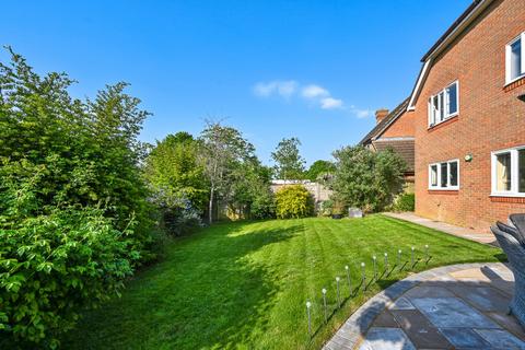4 bedroom detached house for sale, Lovelace Court, Ashford TN26