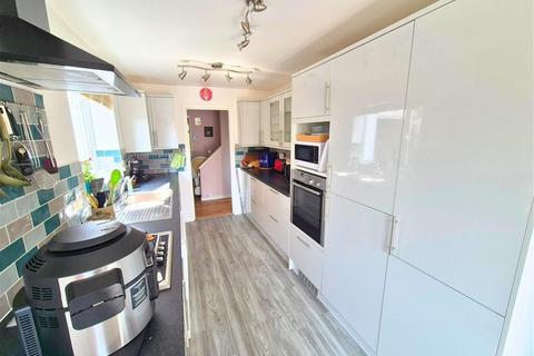 45 Greenhill Close, Tenbury Wells, WR15 8BG